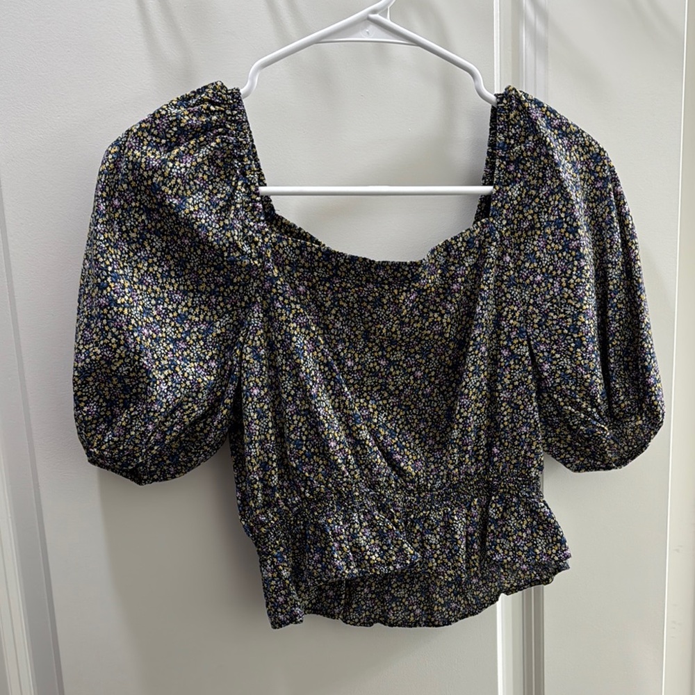 Uniqlo Floral Puff Sleeve Top - Black